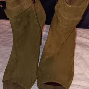 OLIVE GREEN SUEDE BOOTS